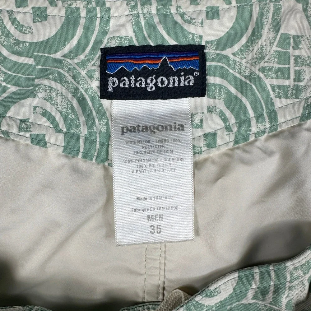 Patagonia Mens Boardshorts 35 Green Geometric Print Swim Trunks Gorpcore Summer